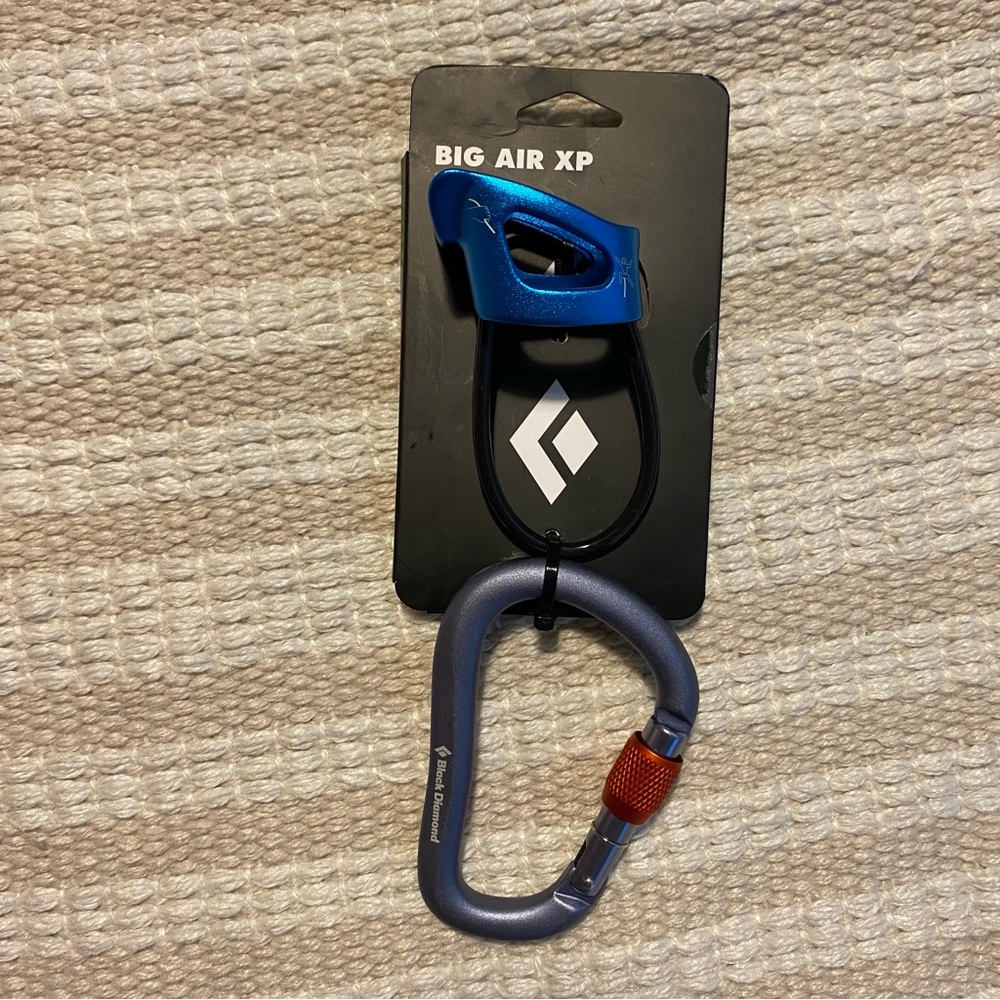 OBO Locking carabiner with key lock nose (and large gate opening)